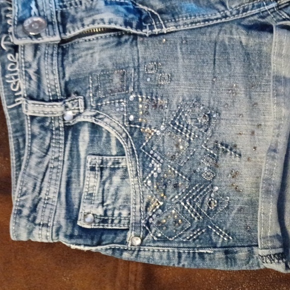 JUSTICE PREMIUM JEANS SHORTS, SIZE 10 1/2. - Picture 2 of 8